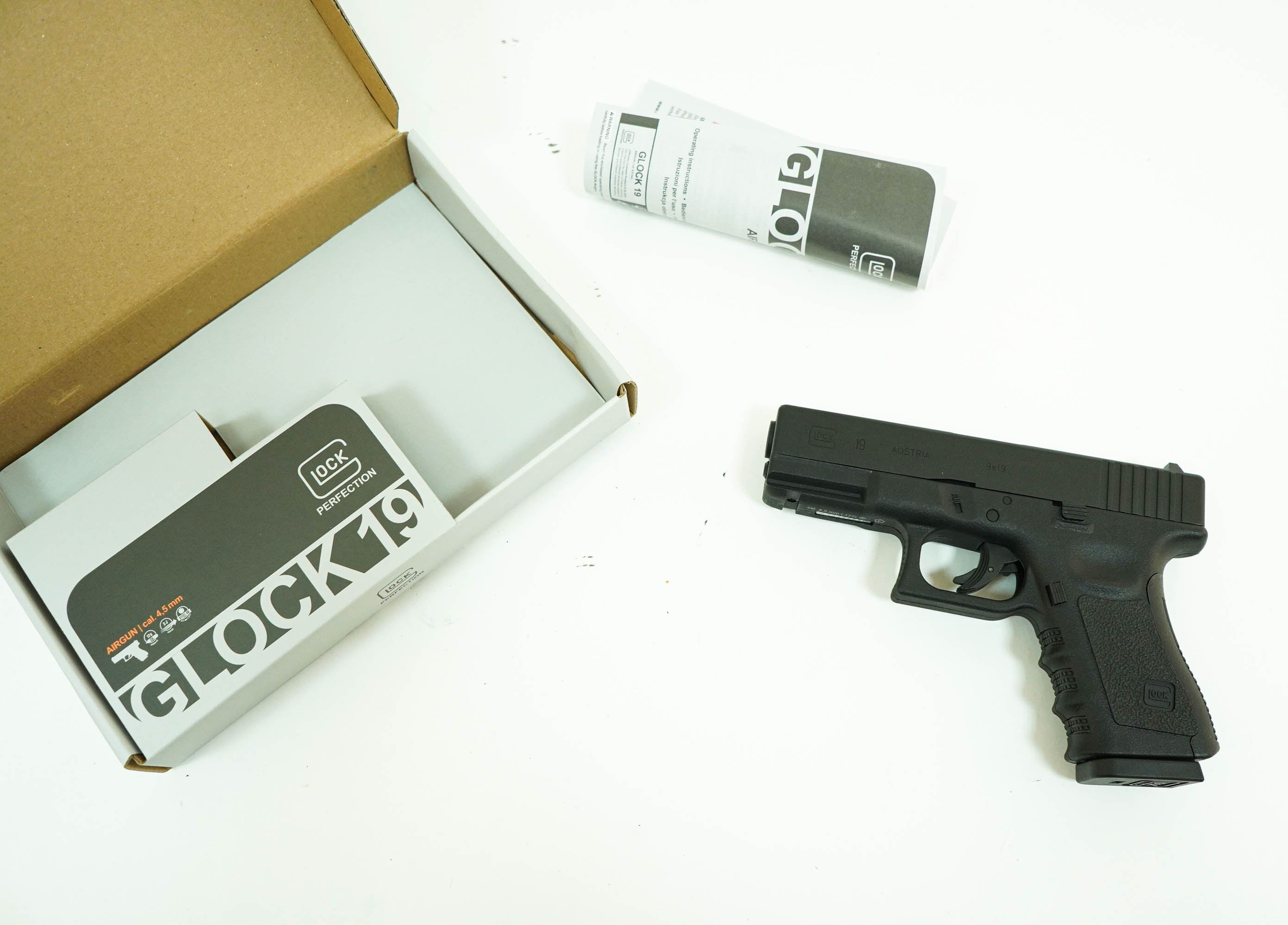 Пистолет пневматический Glock 19, к.4,5мм